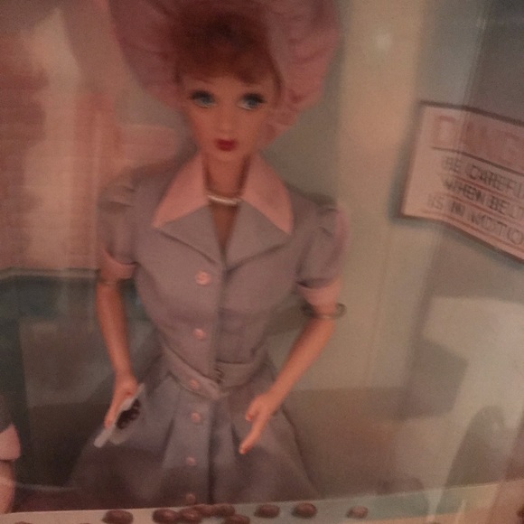 I love Lucy Barbie Collector Edition - Picture 10 of 10